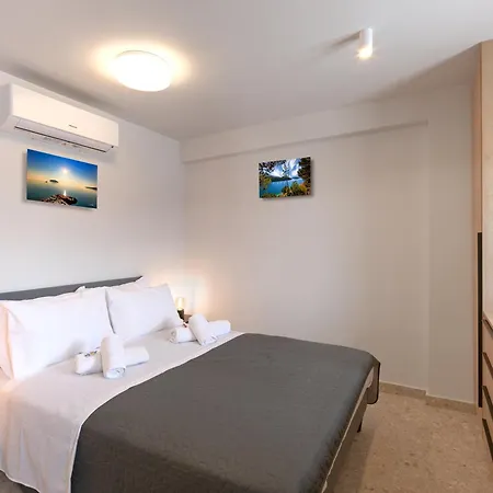 Top-floor With Stunning Views Of The Parthenon Athens