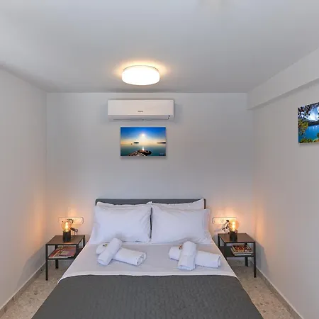 Top-floor With Stunning Views Of The Parthenon Athens
